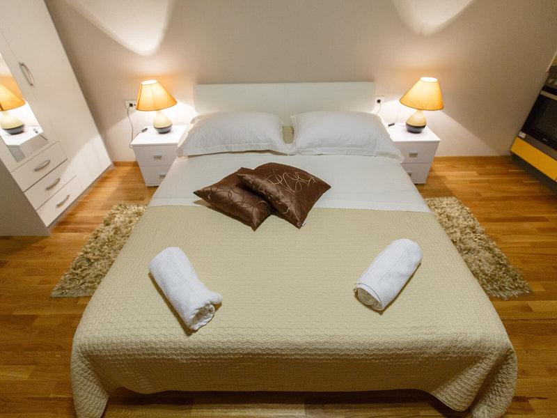 8A3E708275B1B9C3A1E49C864909C719