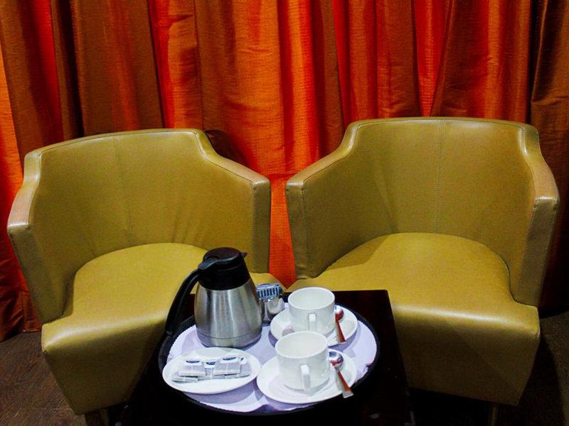 18A8EB60A5B43C4015AB1F520A6F43C9