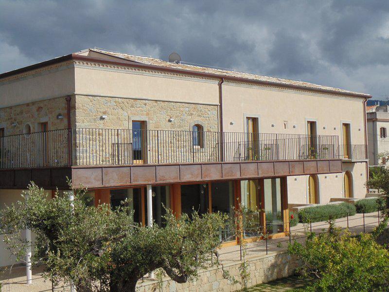 B6760BD8919808D85F91D7DDC53CA44F