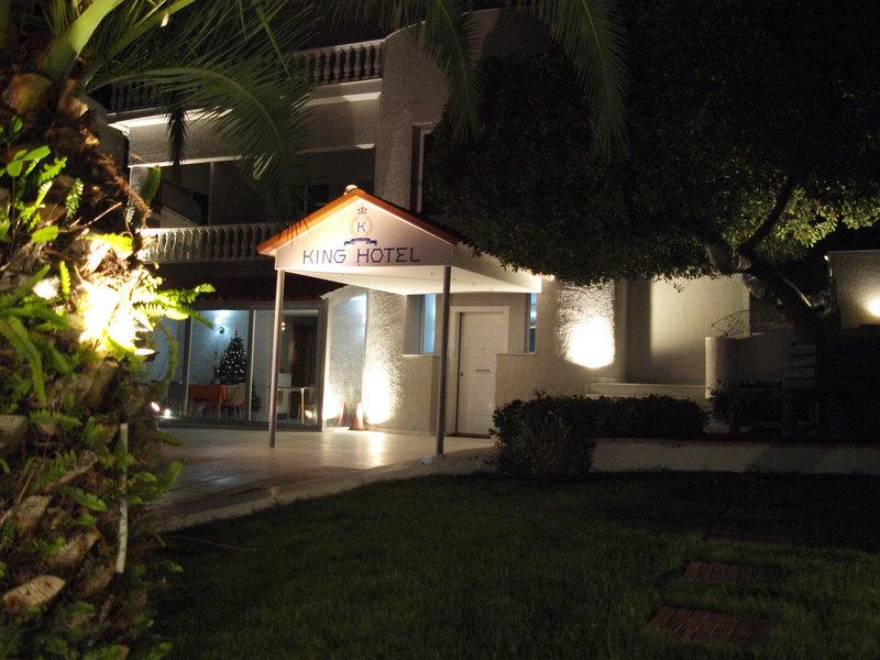 54810D2DD25E7F8F0679AB0538077B21