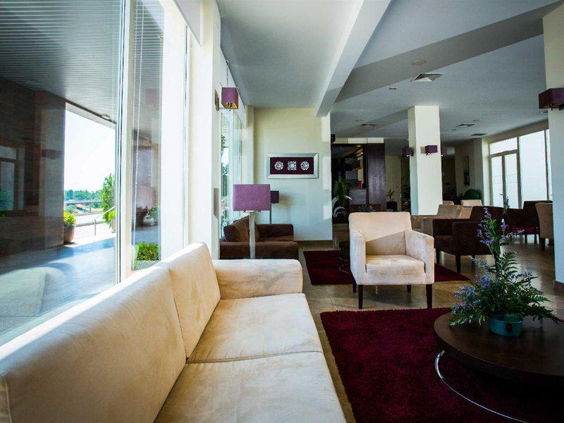 D36516A441A15A8D9AE3F20FA1942E4A