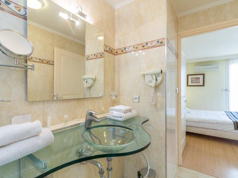 F3AFCC646FCD713149A9253BB8E06563