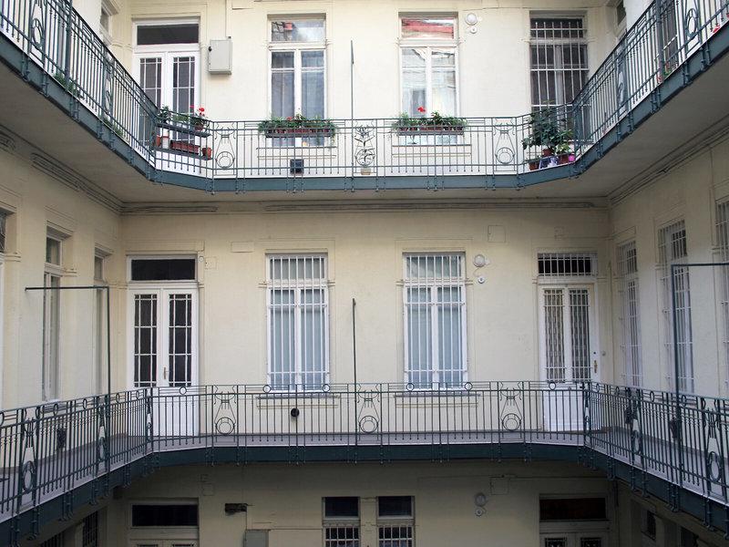 F6710B3844A716016E91FEFBBEA7DDBB