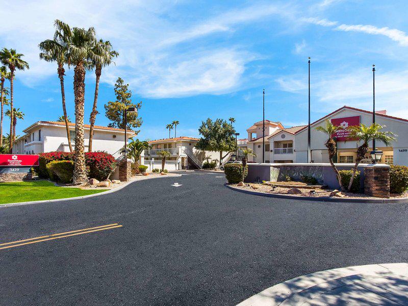 B5BF304992DDF1C24AF9A719E2744EBC