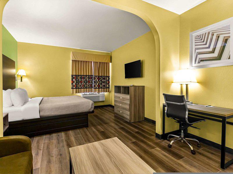 027570E59DF3906046BCDDE26A137208