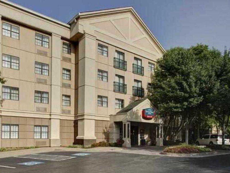 218797469D2B777F0CF6A478B6CC84E6