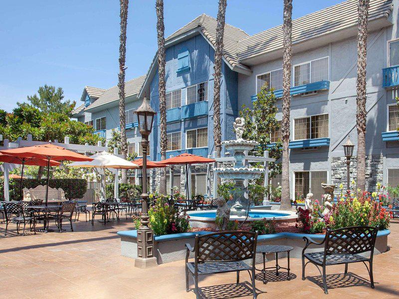 7A1BCFAC945D4B469E33F63CB2E90179