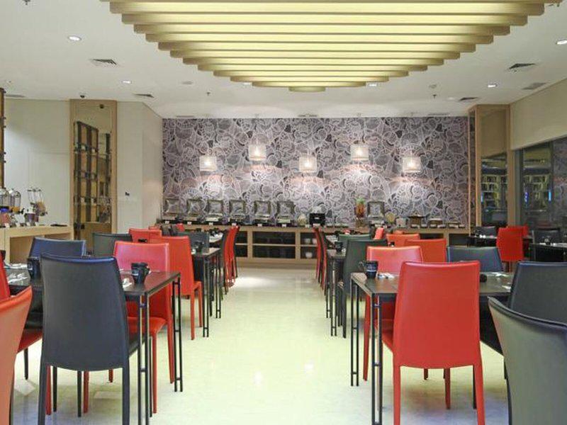 FB07530348E48BCED74B7A8FDFE806A3