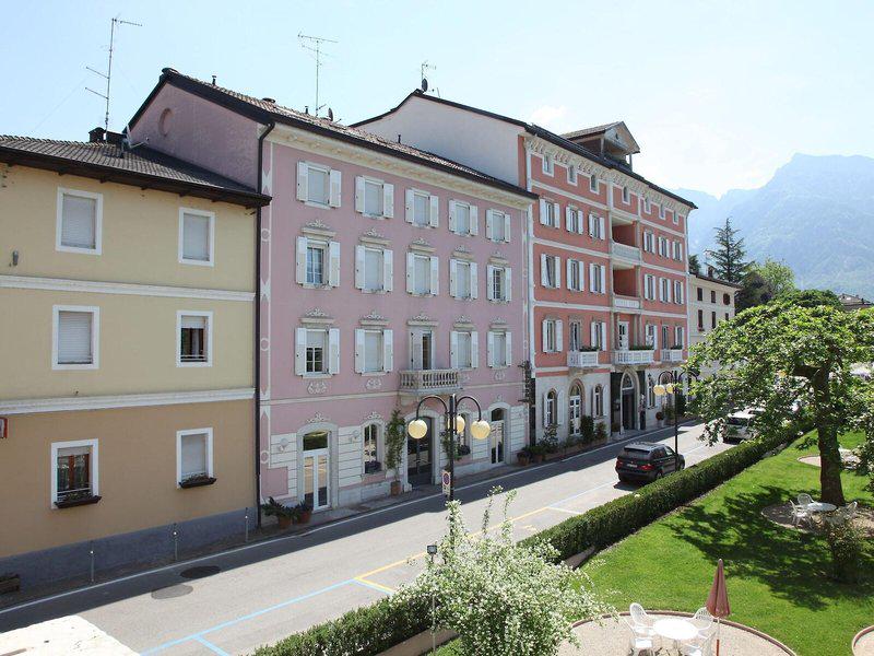 5AF43AF3AB2D0C5C40CCB14C10FFEC84