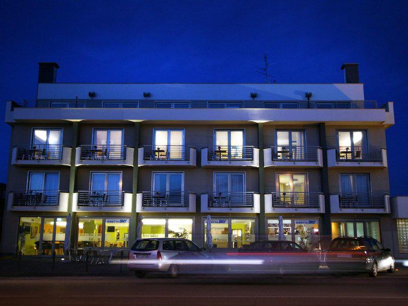 90CB15E9828533A5D013C79BF60F353E