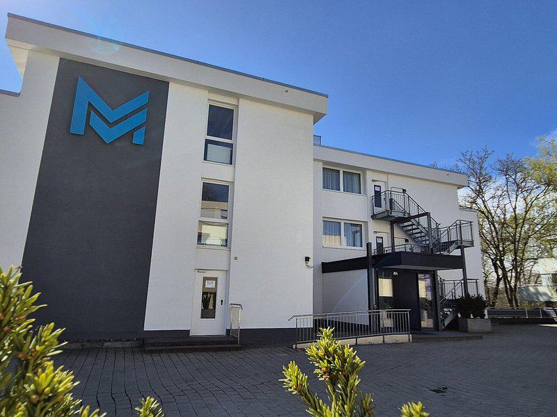 D33384FB913DC405929BABF13904BAD8