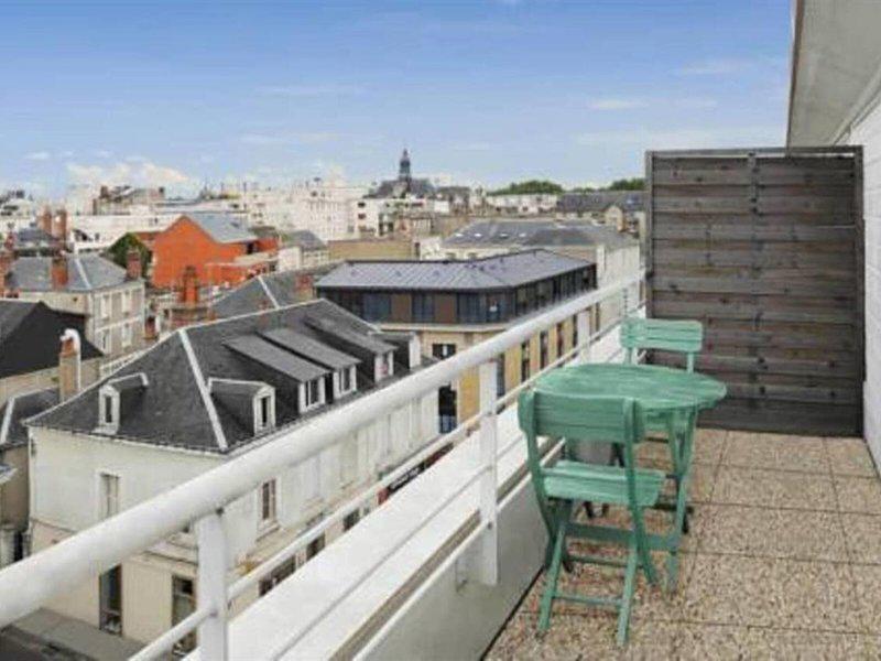 EB0D20662645F4A2BA856173A860279A