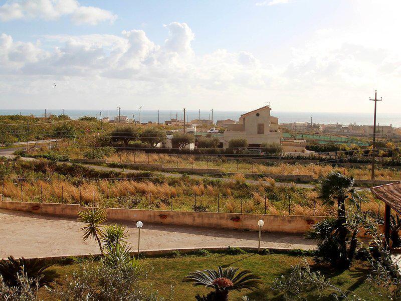 C21D7A73D7AB3C9AB3D479AFADE43EB2