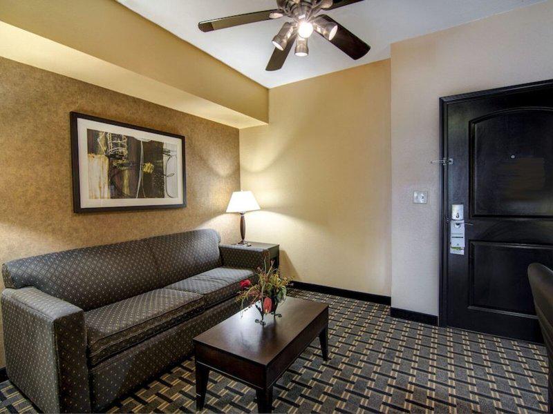 4CF8B9A891D2E0E64F8145613E084396