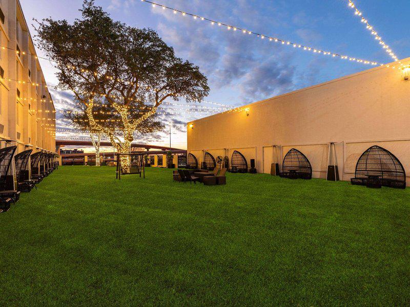 230895EE82A75157D2505BEAD8ED14A5