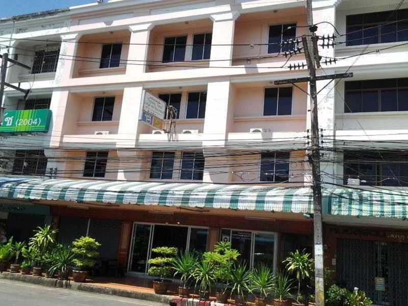 751784176F1A014F0EA3496692F8882E