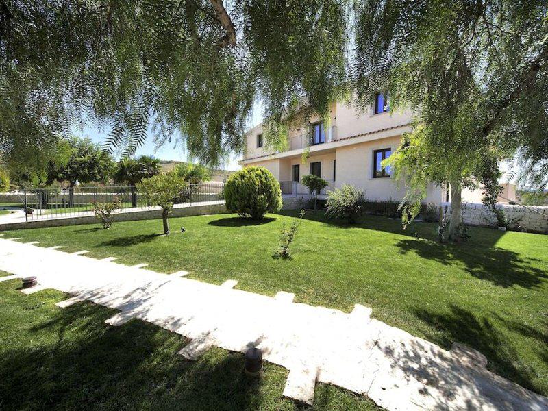 E7B3D283A8BC242D12D79B2F47504651