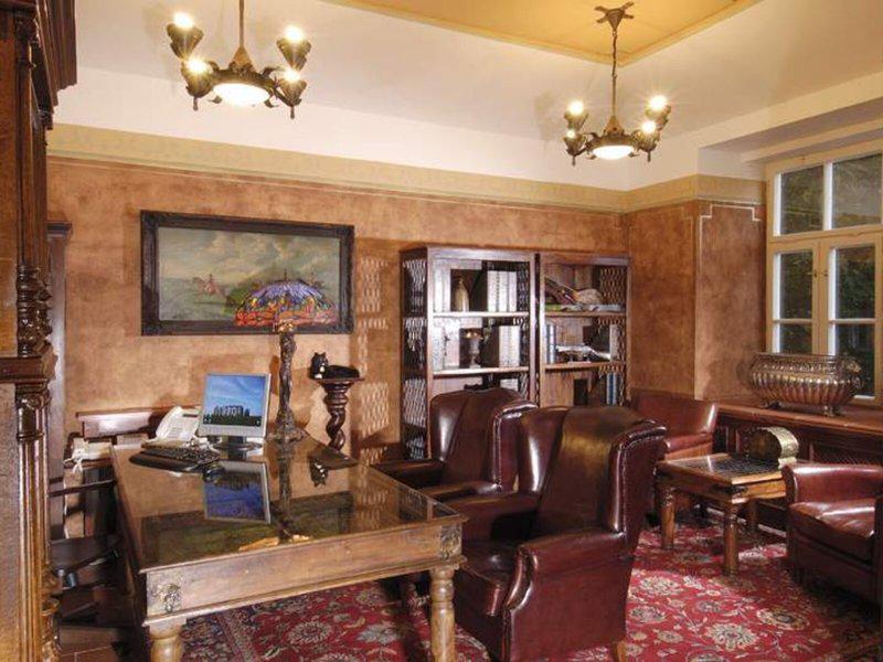 6735BFEA462462F34441B7008D8E69F9