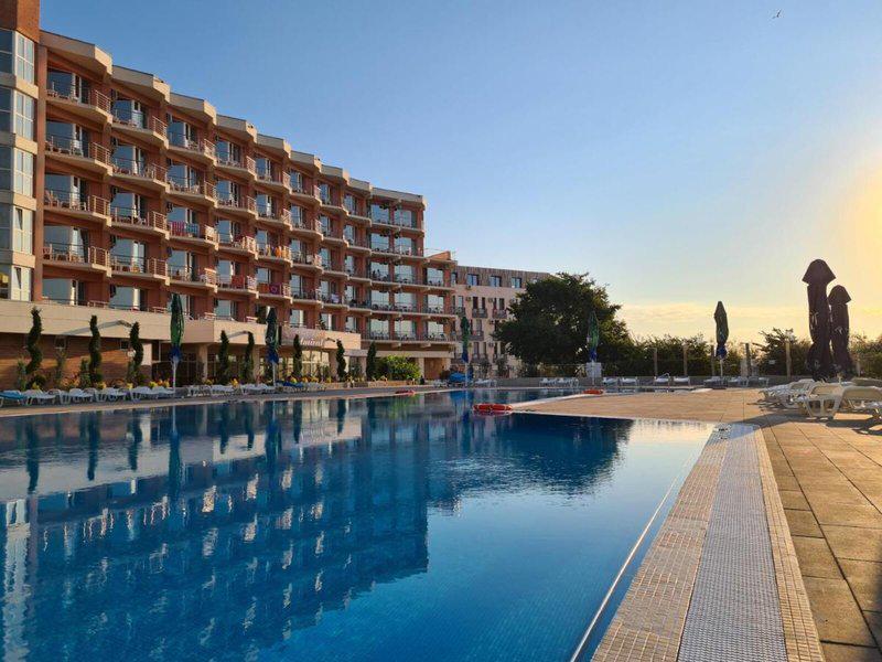 62AE3AEC82CBA2DADF5ED61C199FF630