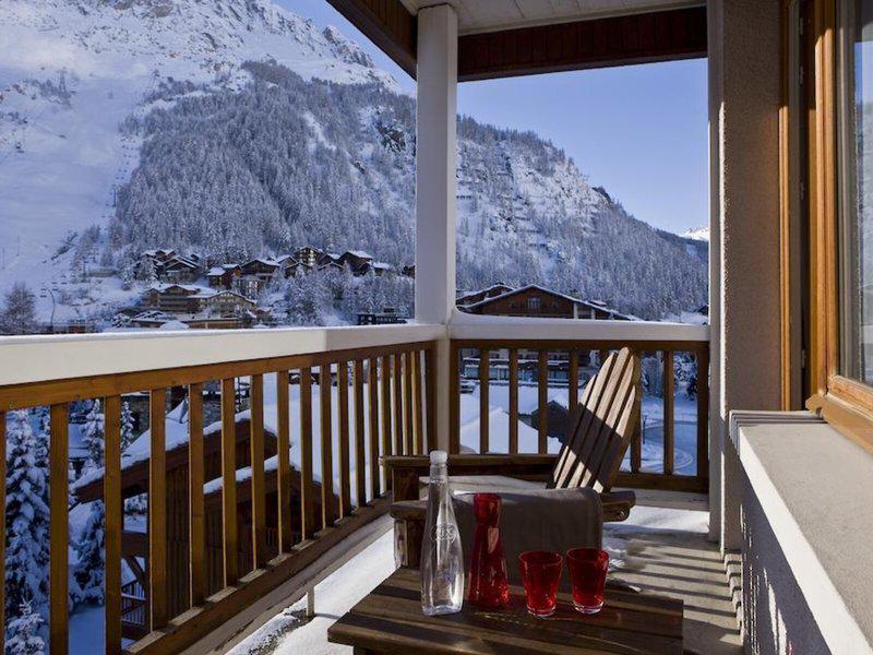 6B9880E1DCDBC80821DBF62BDE659304