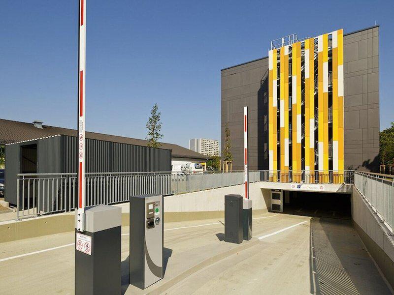 0E935B2581A0973EC642EC0BC0B6EF1C