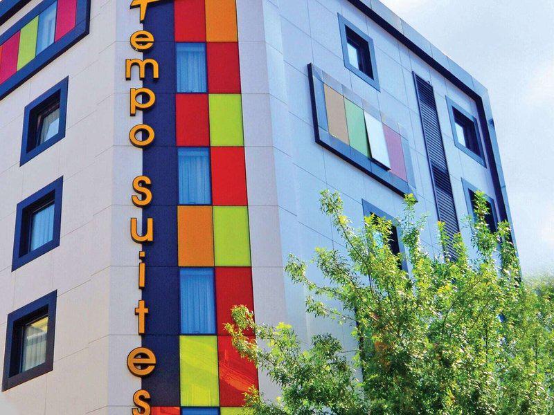 8BCBFCBCB6290980FCF966A7B0C08418