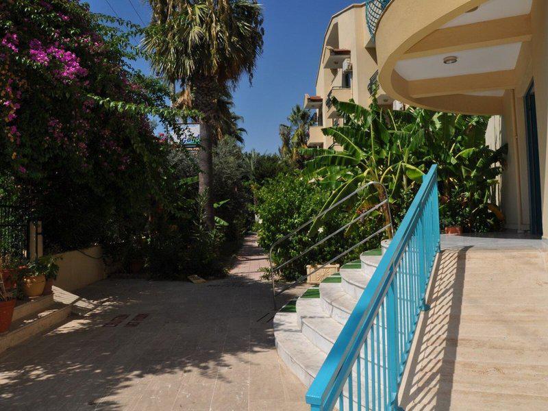 B5F8352E37FAAF468FB761220A883707