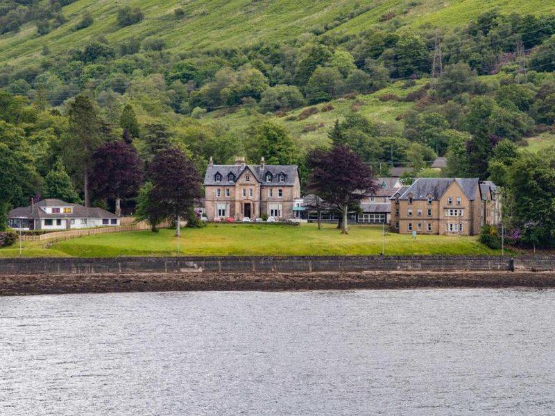 2EF3F0B156F24EF37BD8C953C8C6C4BB