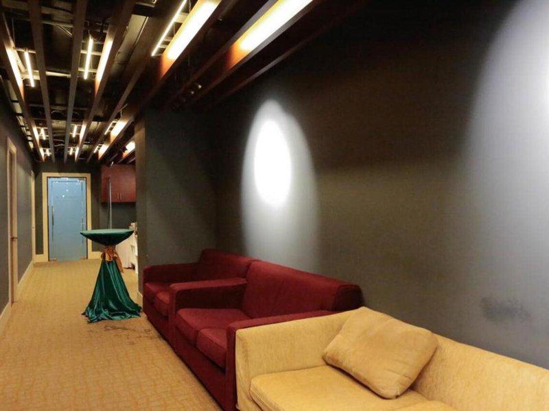 E1A12B5F7D343EDAA62517F5AC24F952