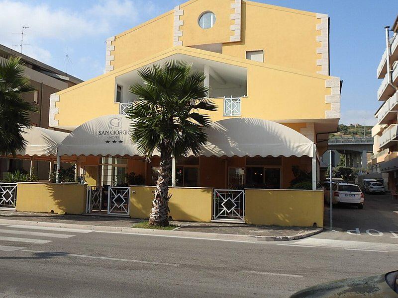 D82D8C061B75D581E2AA68A050F83786