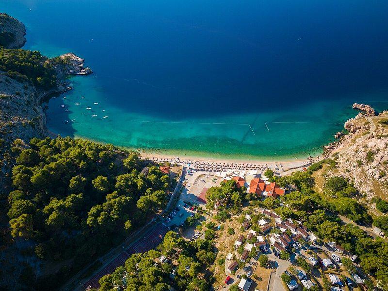 18855F3770EEF314074B25CEDB9C640D