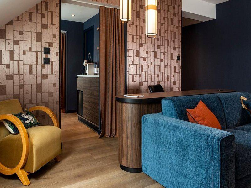 21C795832E1DD010A79E7A261FB53E3D