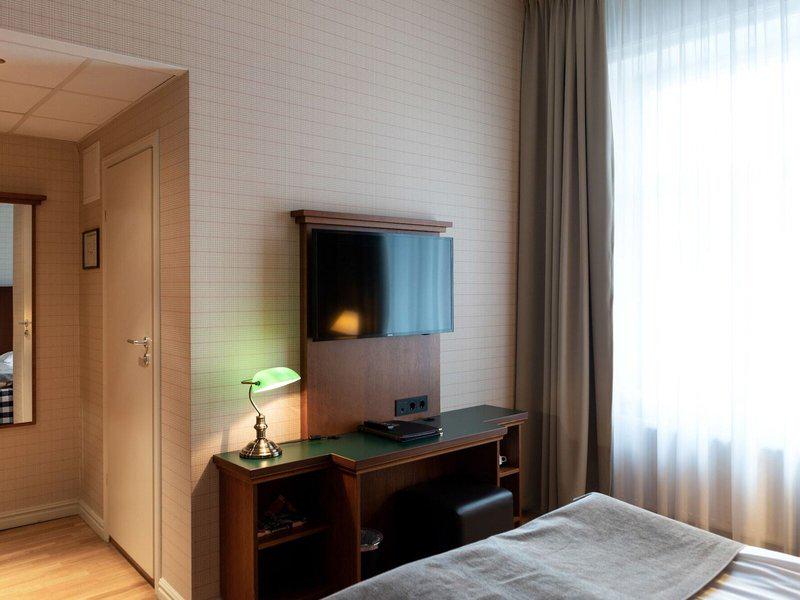 C9811EF2F387EFA8FEA48B9B76B57F24