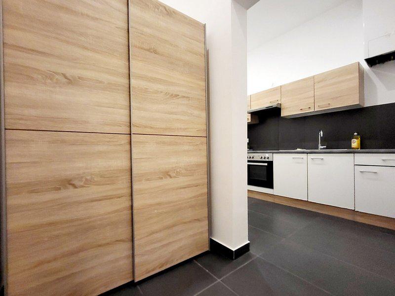 121A845186A9DC2B76D327AFBE9D7879