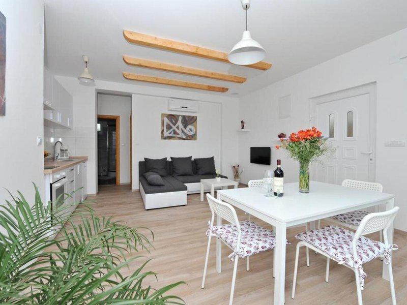 86F5DC95B4E1AE522865AB78BED31C53