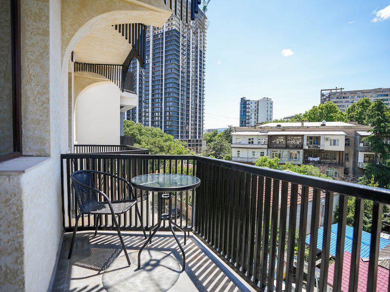 40FEEE045F8CF5EA1B1B6E1F6A797947