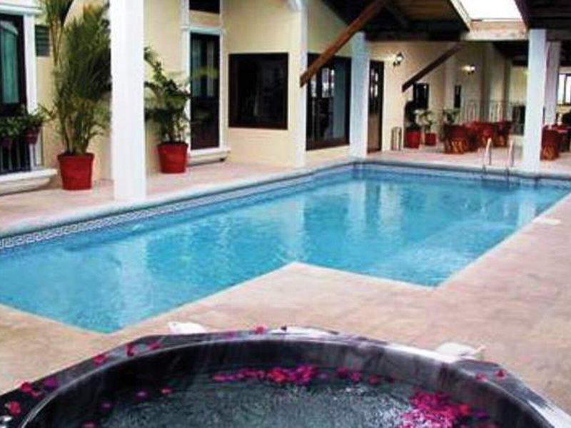 853842FEAEBD740A23803EF1FAED1FD8