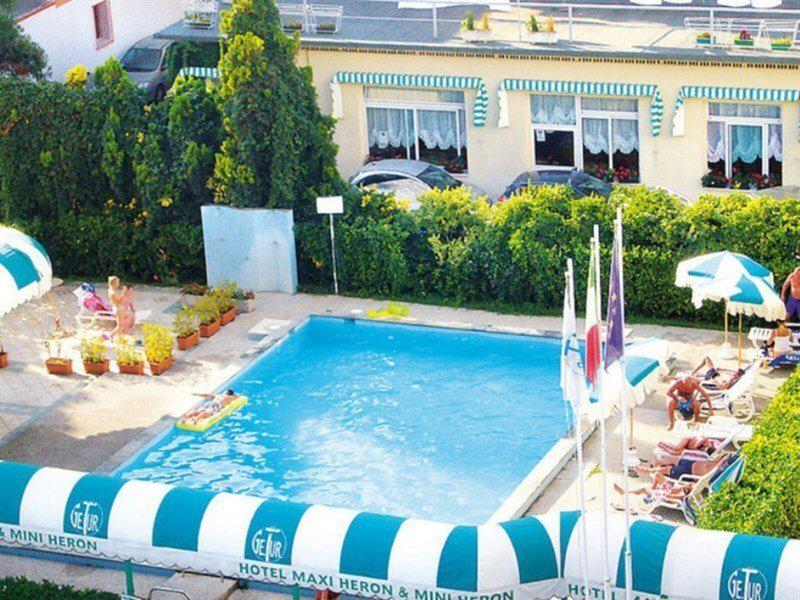 030546D1B2DC5CD327D4892554A05CD4