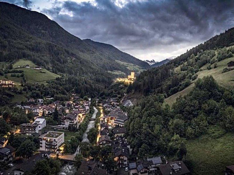 DBED964169C4C06DB9EF7E6AFBF2F57E