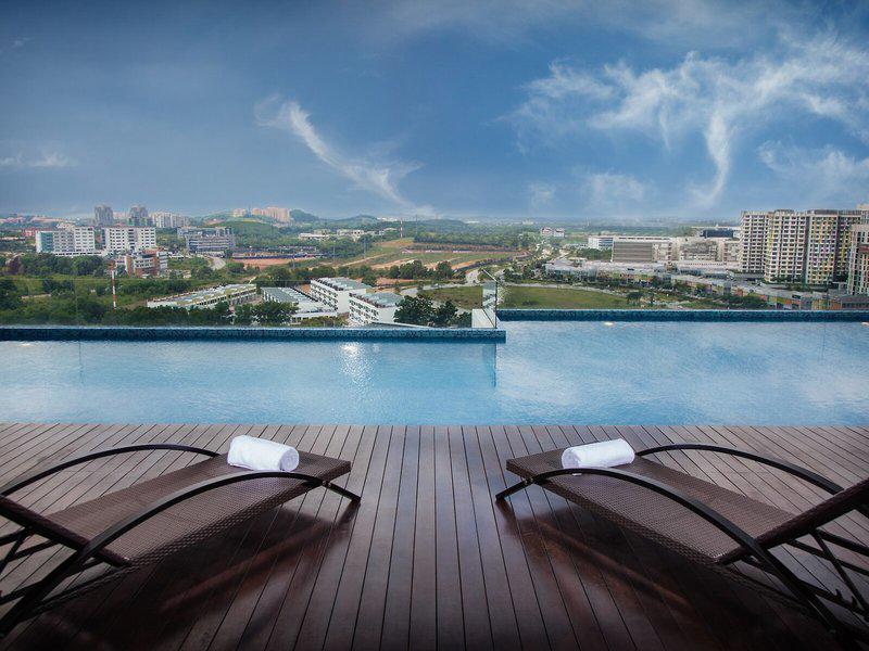 F97DD1D8217019BB61F68B2B9D73F142