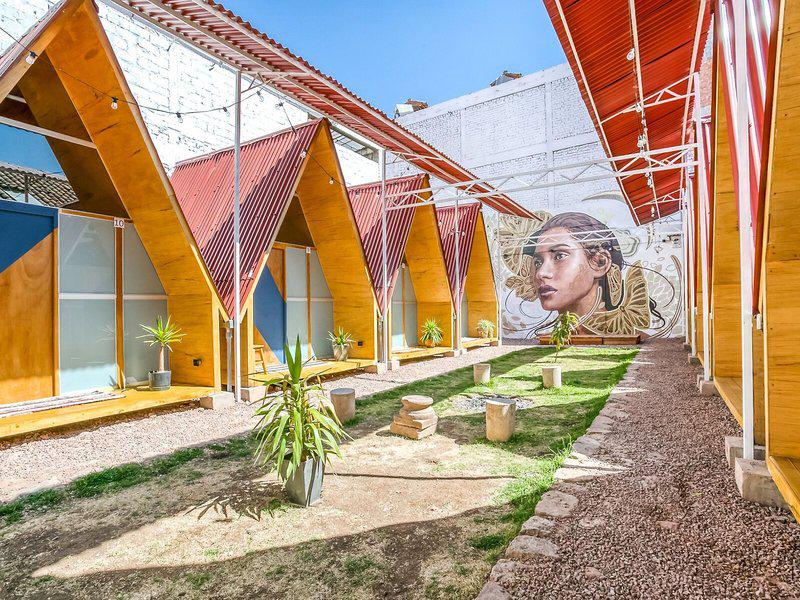 551B3963CA37ED8FF68C3780679D8D06