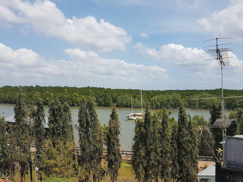 B183944D0A266AE9E6B2A0A5160CEC00