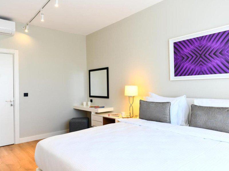 9A03CEAD1DB7B2411695002BAC773F5A