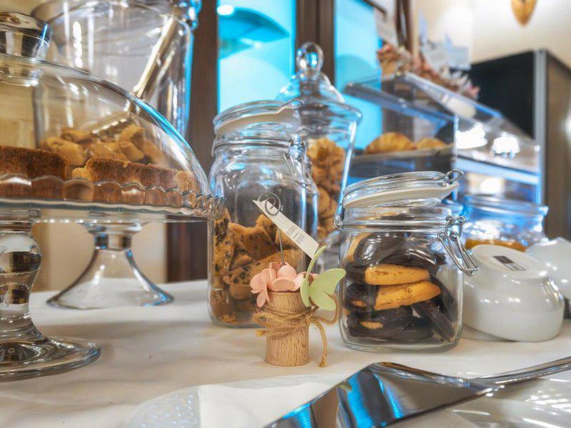 5DB787C9E18E6ACD504DB9495B6195E9