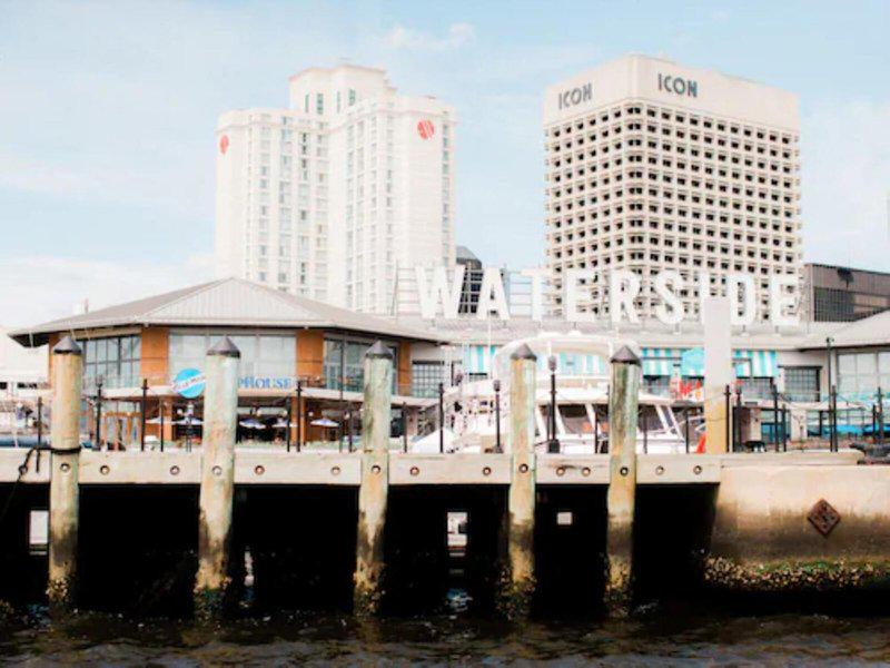 8F8810F23EA641F332DBA3ADE722E8C0