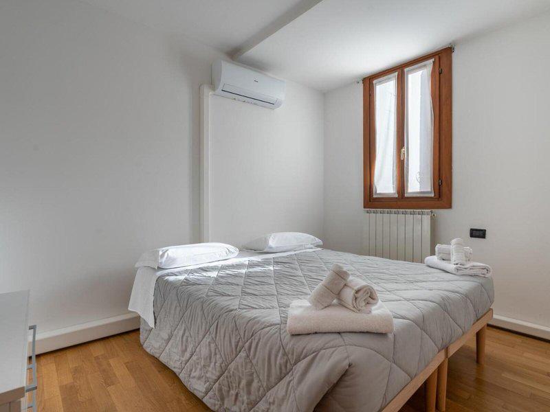 3DC92EEF4E054C60F03AE12D513E4B53