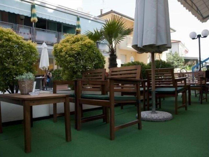 FF40EC3A12FFAEE08324AA1B6472B511