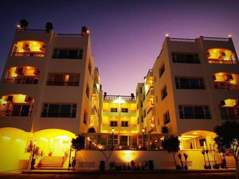 B1021CFCB524BA6A7A97F7C0FBDE7105