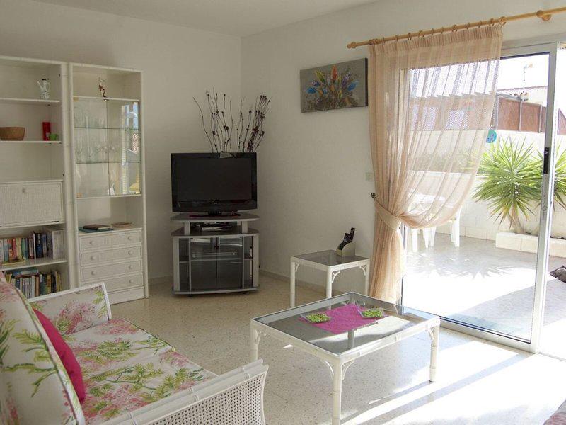 C5A27E03383C4C57589D1885A43ABB69