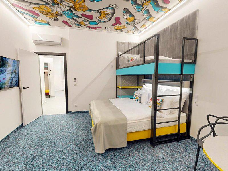 B8303FB03E8CE4F21C64789199AF3AE0